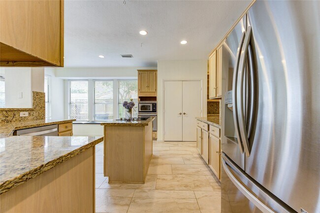 Foto del edificio - 1215 Whisper Trace Ct