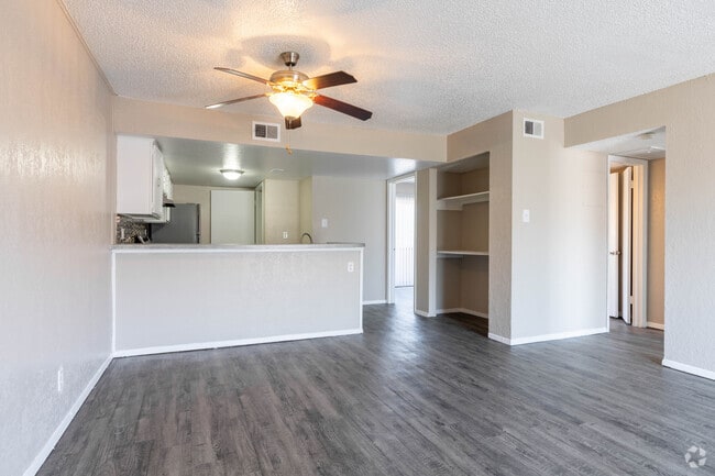 2BR, 1BA - 979SF - San Mateo Apartments