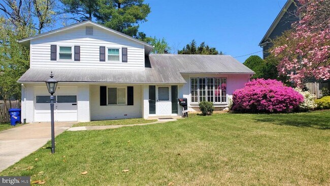 Building Photo - 6405 Middleburg Ln