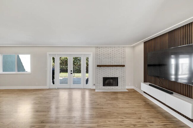 Living Room - 3106 Avenida Christina