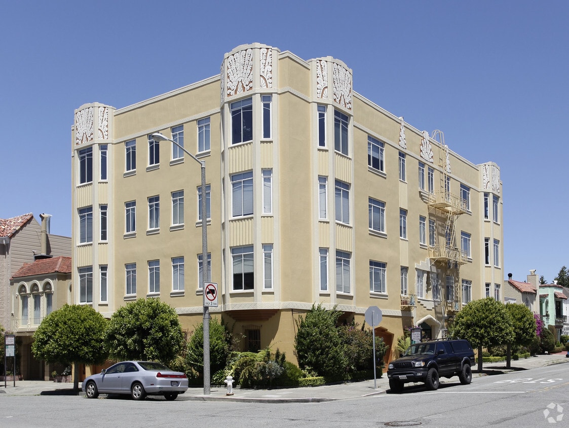 Primary Photo - 1580 Beach St