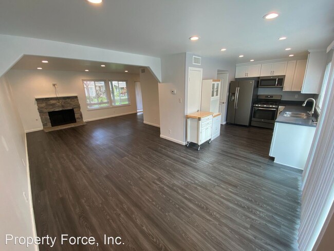 Building Photo - 3 br, 2.5 bath House - 371 Catamaran St