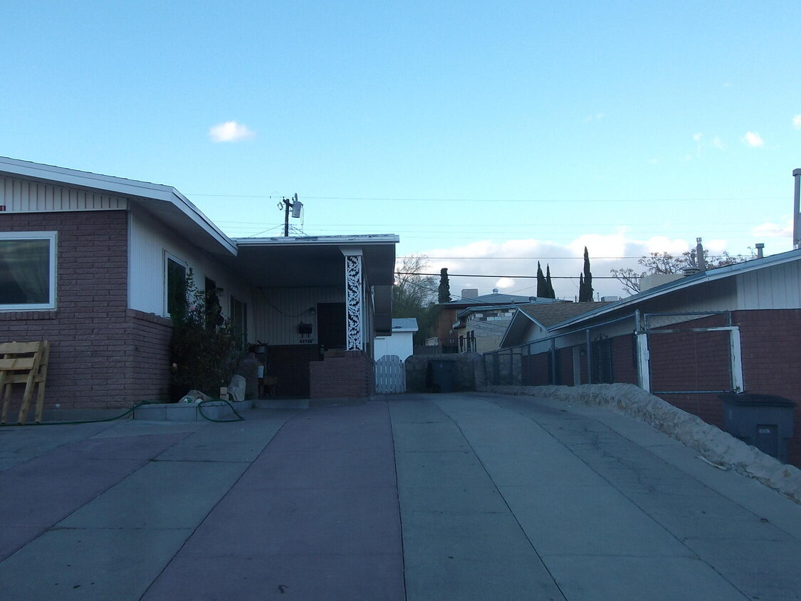 Primary Photo - 2421 Silver Ave