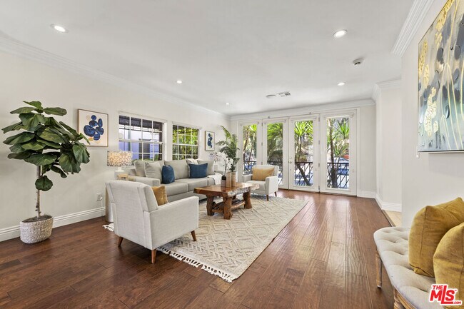 Foto del edificio - 1114 S La Peer Dr