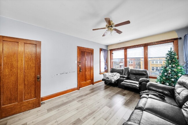 Foto del edificio - 4449 W Walton St