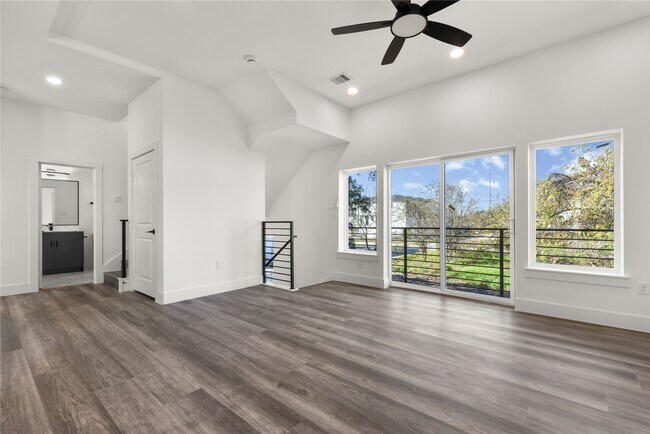 Building Photo - 2709 Dennis St