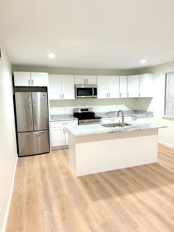 Building Photo - 34 Cross St