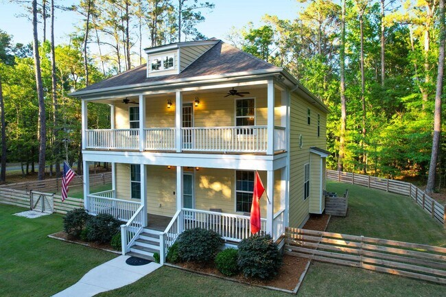 Foto del edificio - 4 Bedroom, 2.5 Bathroom Home in The Refuge at Ravenel - Ravenel