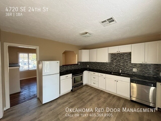 Foto del edificio - 4720 SE 24th St