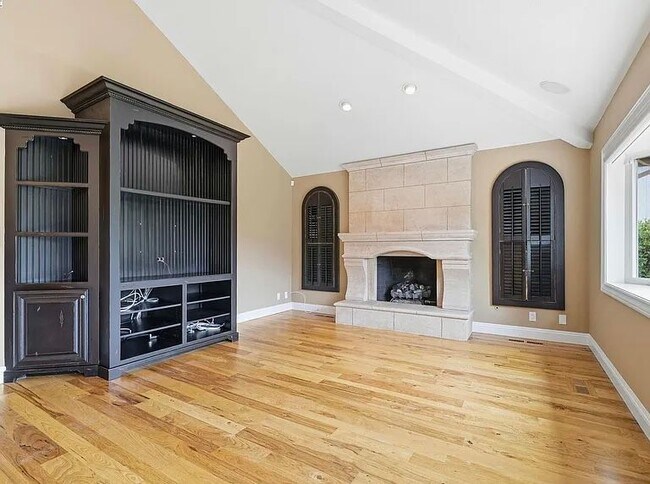 Foto del edificio - 66 Oakridge Ct
