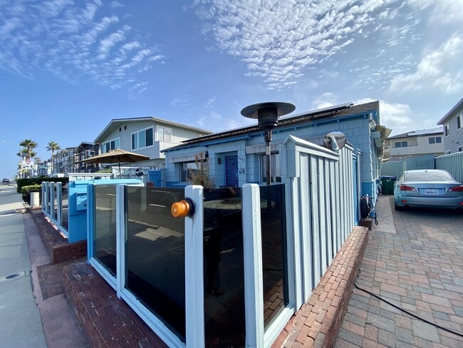 Building Photo - 3824 Carlsbad Blvd