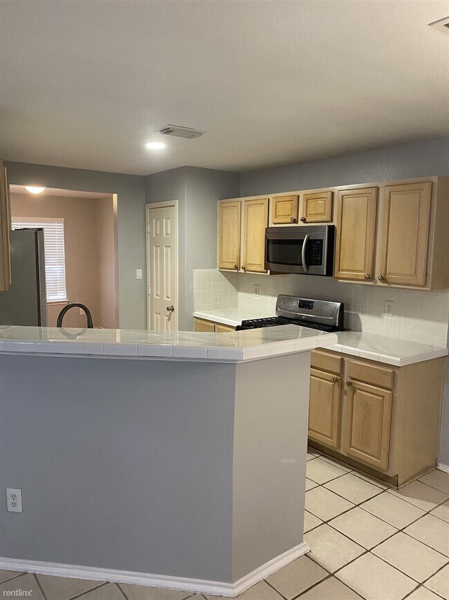 Building Photo - 3 br, 2.5 bath House - 5926 Clerkenwell Drive