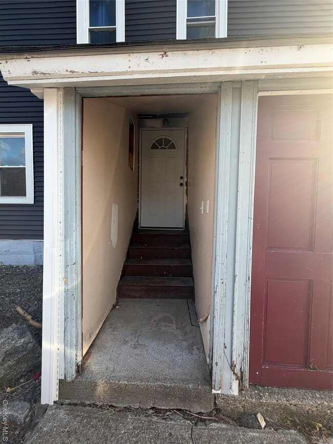 Building Photo - 80 Old Glenham Rd