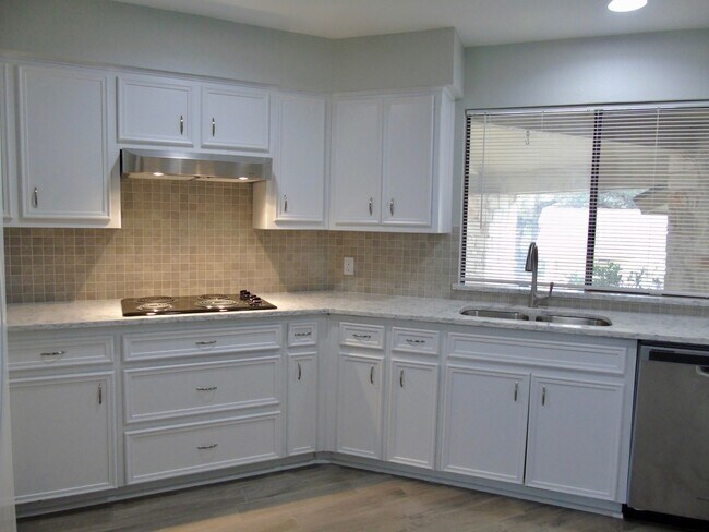 Building Photo - Updated 1 story in Northwest Hills