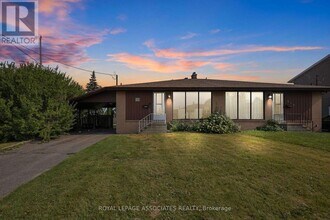 Building Photo - 615 Perry Crescent