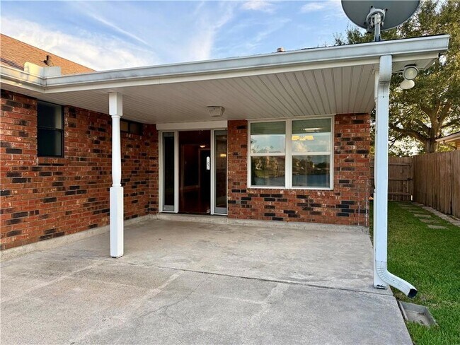 Foto del edificio - 424 Eden Isles Blvd