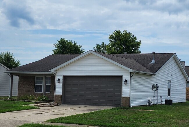Foto del edificio - Three Bedroom Two Bath Home in Deerfield Farms Dayton, Indiana