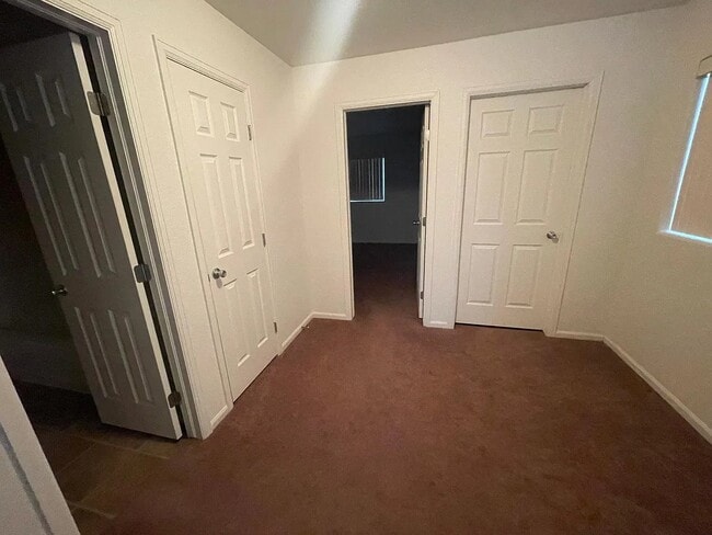 Foto del edificio - 1031 Meadow Ln