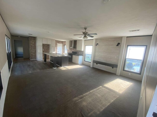 Building Photo - 6735 US-90