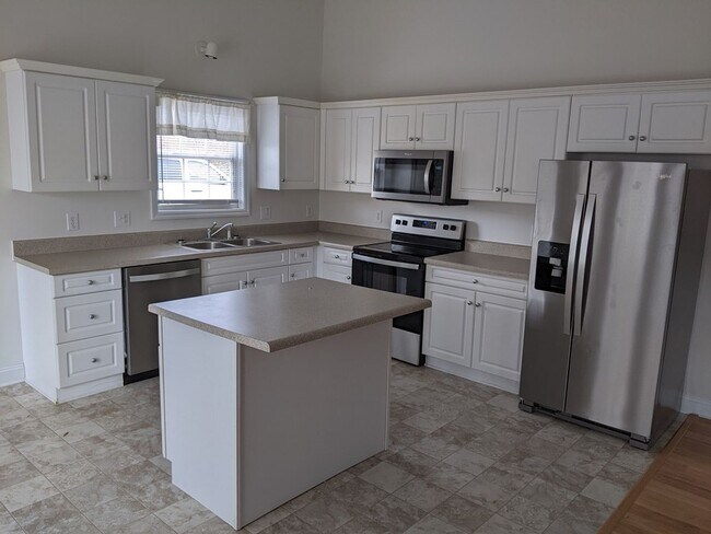 Foto del edificio - Escoba Bay Neighborhood 3 Bedroom Home