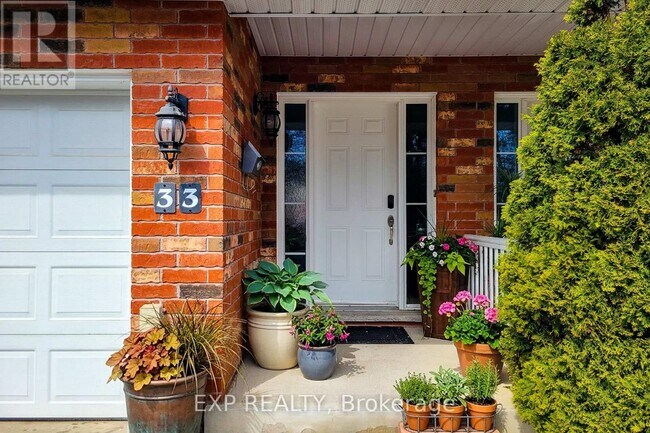 Photo du bâtiment - 20 McConkey Crescent