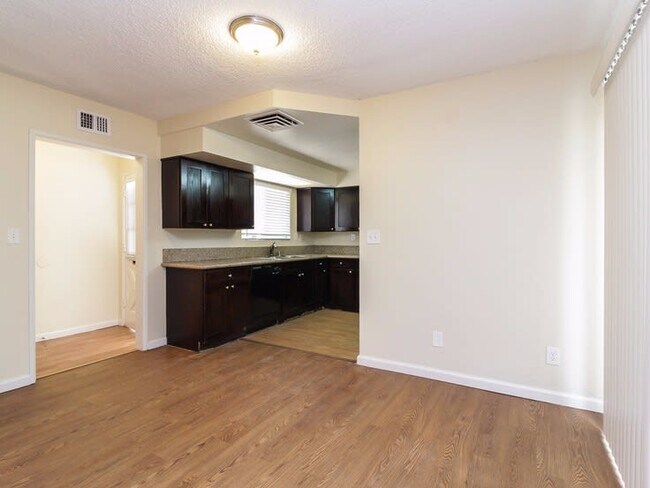 Building Photo - 3830 Modesto Dr