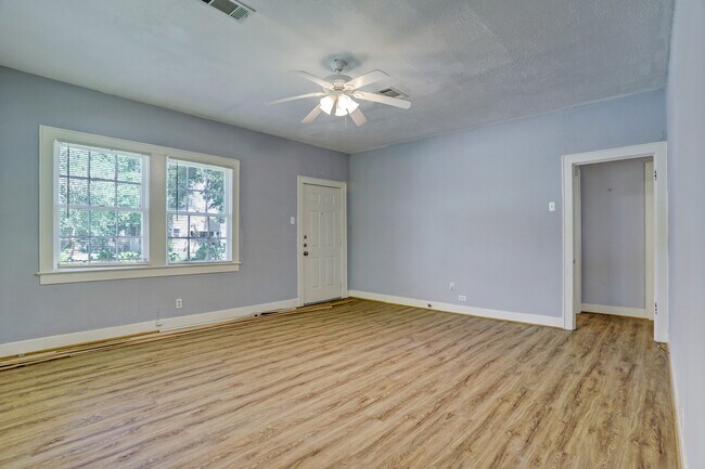 Foto del edificio - 429 10th Ave N