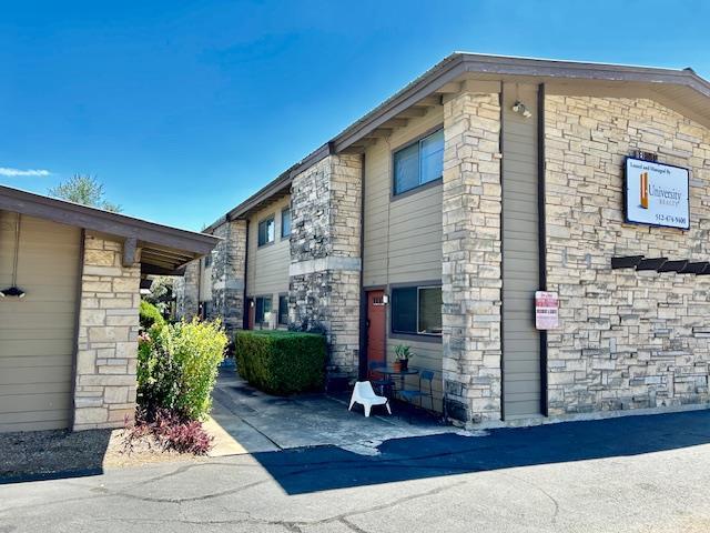 Foto del edificio - 5001 Bull Creek Rd