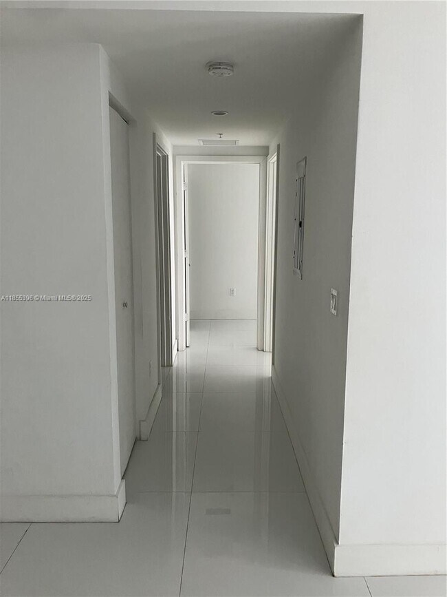 Foto del edificio - 1010 SW 2nd Ave