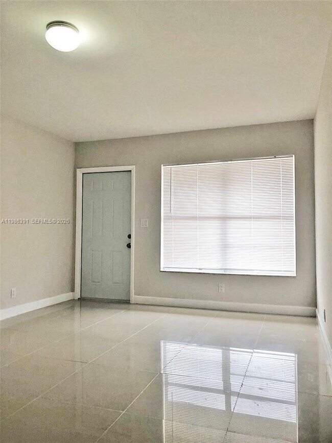 Foto del edificio - 7650 SW 10th Ct