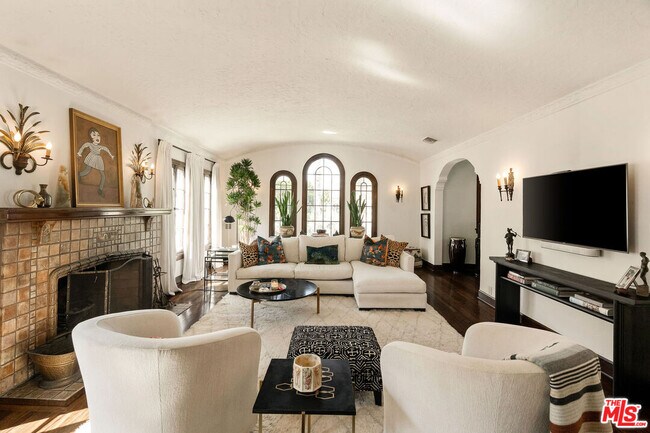 Foto del edificio - 144 S Orange Dr