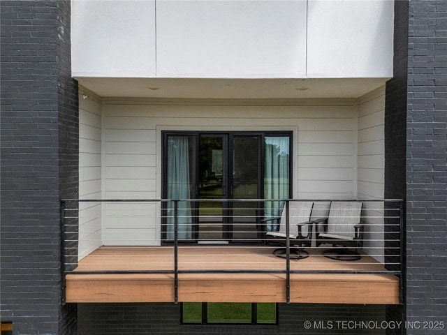 Building Photo - 3741 Riverside Dr