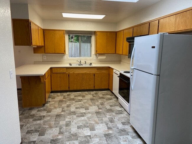 Building Photo - 2808 Harrison Ave