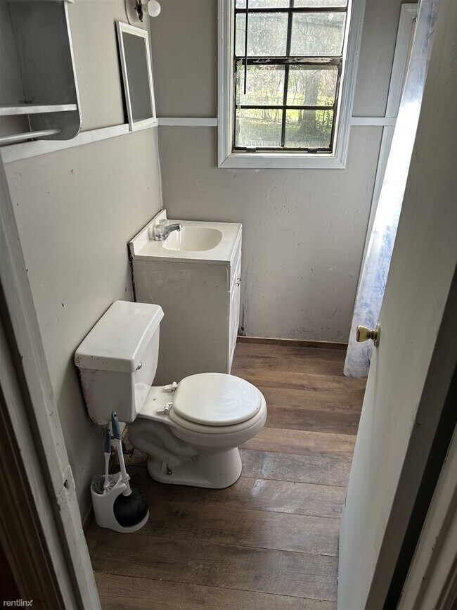 Building Photo - 3 br, 1 bath House - 116 Canna Street
