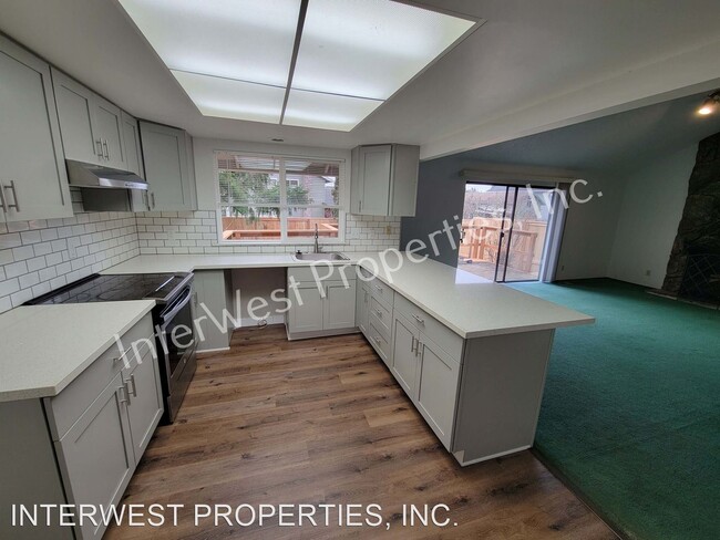 Foto del edificio - 3 br, 2 bath House - 3170 NW PARK VIEW DR