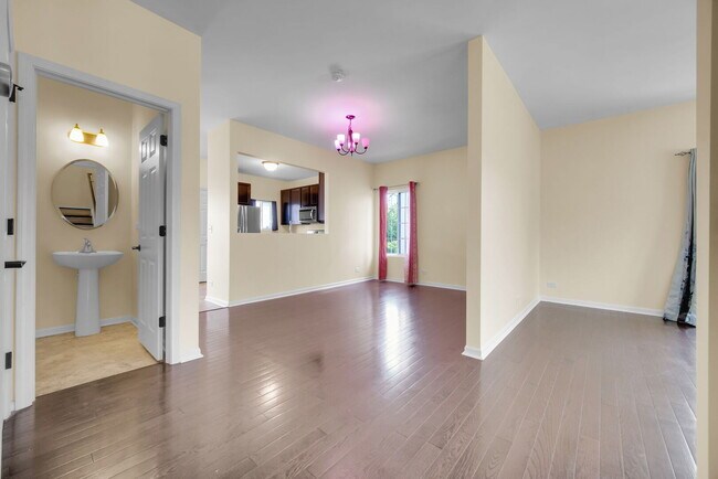 Foto del edificio - 1476 Manning Ave