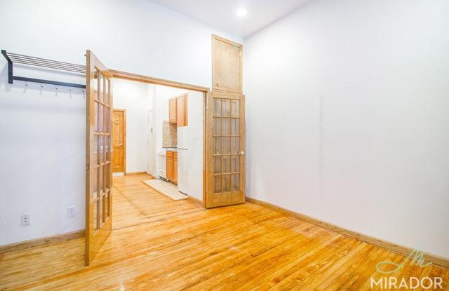 Foto principal - 1 bedroom in NEW YORK NY 10012