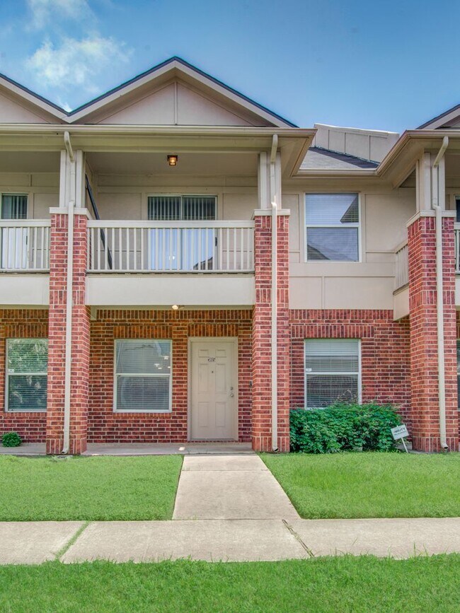 Foto del edificio - Affordable 3-Bedroom Townhome in Prime Missouri City Location