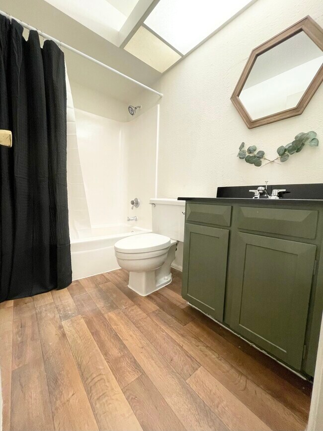 Photo - 2221 W Farmdale Ave Townhome