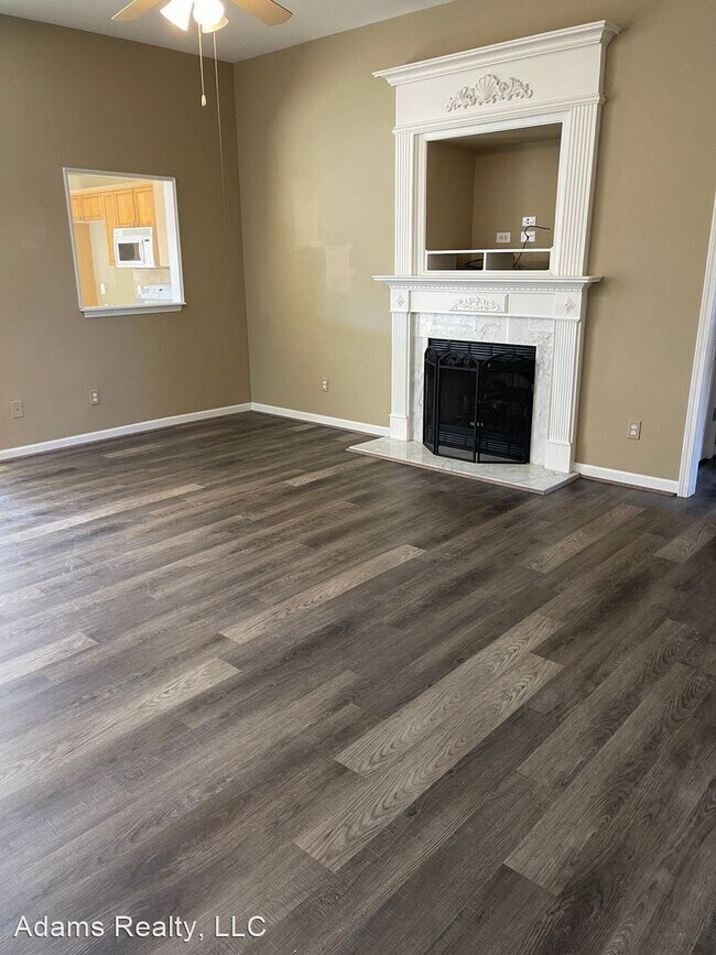 Foto del edificio - 3 br, 2 bath House - 2050 Village Lane