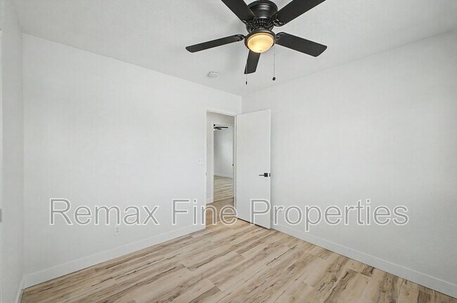 Building Photo - 6332 N Granite Reef Rd