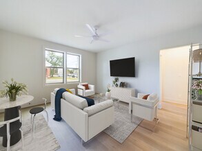 Building Photo - 2 E Sunset Ave