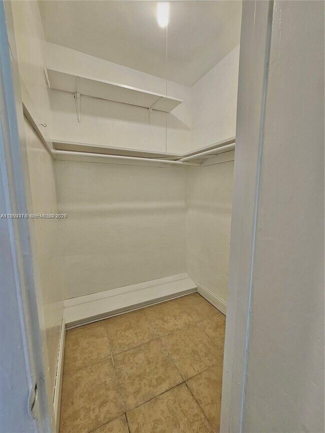 Foto del edificio - 761 Euclid Ave