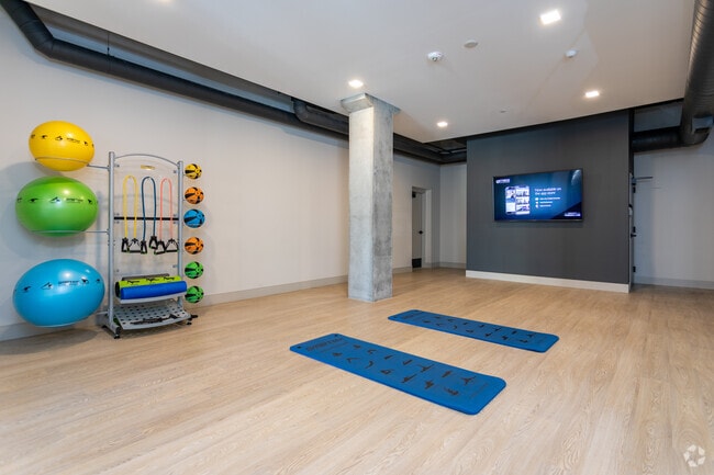 Estudio/On de yoga de gimnasia a pedido - The Easton Apartments