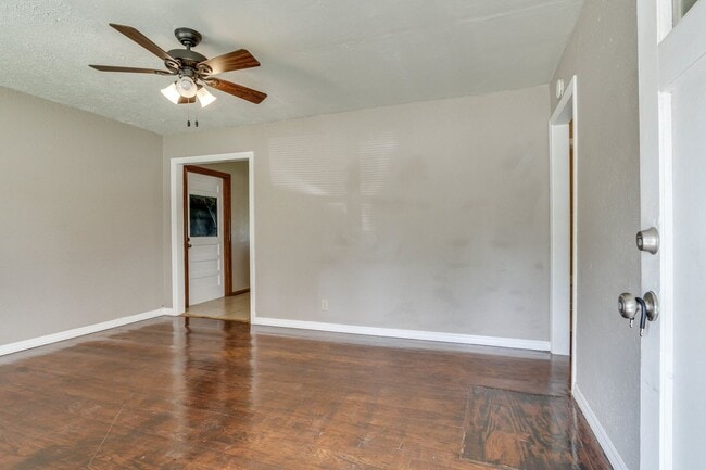 Building Photo - Charming 2-Bedroom Home with Original Hard...