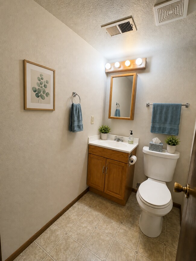 Foto del edificio - 4045 Dogwood Ct