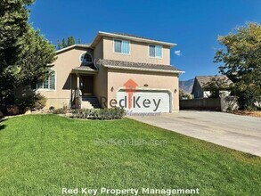 Building Photo - 213 Lakeview Dr