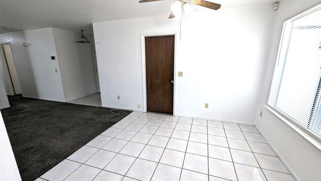 Foto del edificio - 3 Bedroom 2 Bath Home on Large Corner Lot