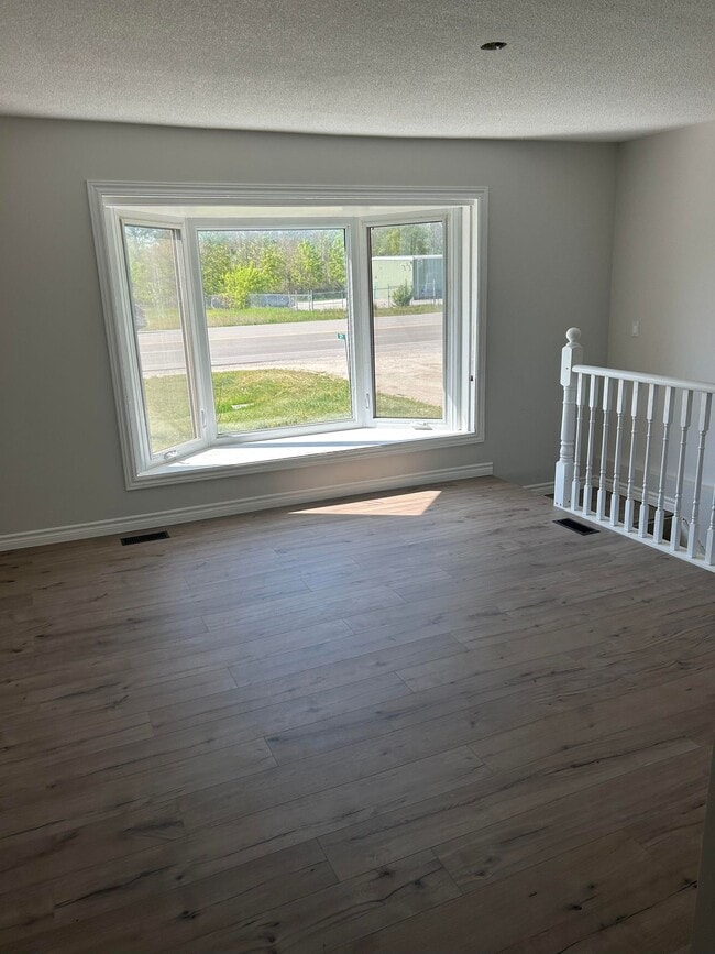 Building Photo - 371 Mill St