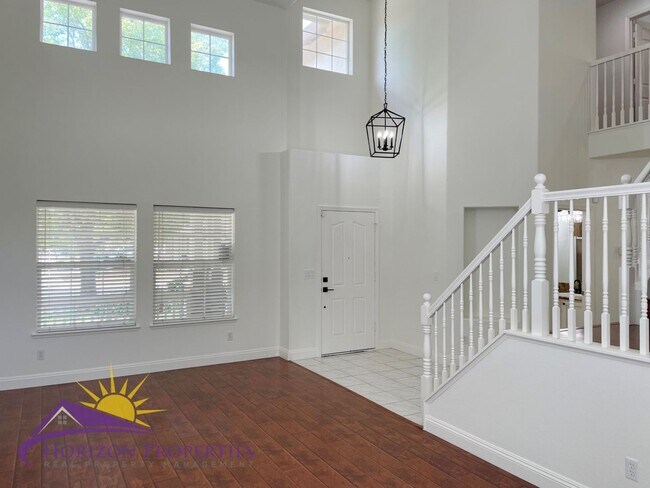 Foto del edificio - Spacious 5 Bed 3 Bath 2,136 Sq. Ft. Sheldo...